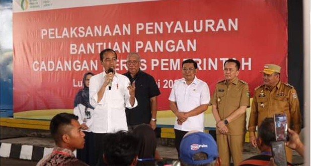Presiden Jokowi Tinjau Gudang Buloq