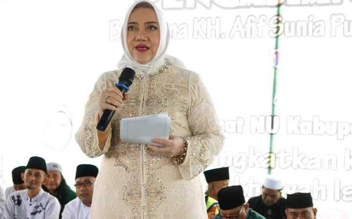 Bupati Santuni Anak Yatim & Beri Bantuan Muslimat NU