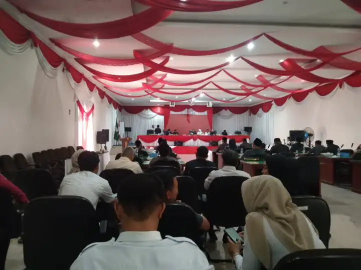 Rapat Paripurna DPRD, Dengarkan Jawaban Eksekutif Atas Pandangan Umum Fraksi-Fraksi