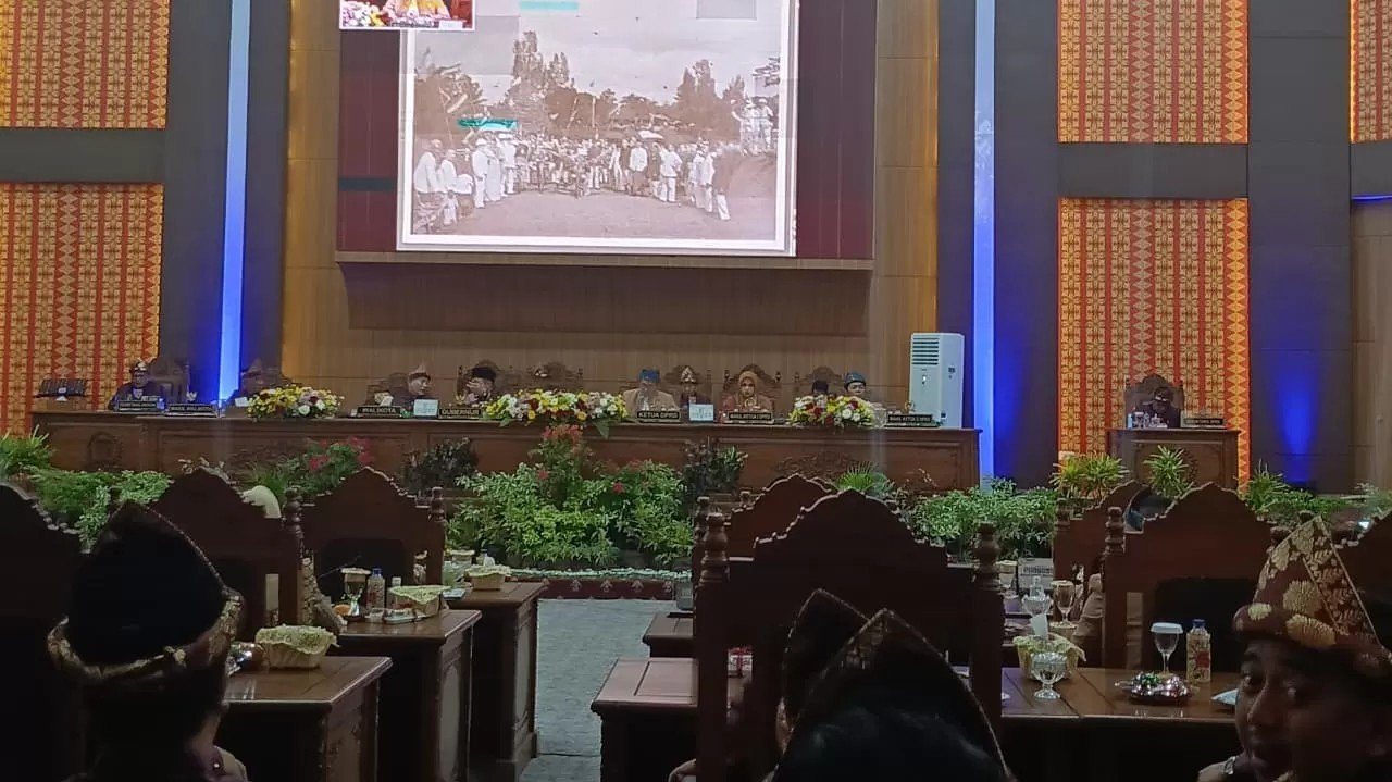 Sepuluh Kursi Kosong Dibalik Gemuruh Hari Jadi Kota