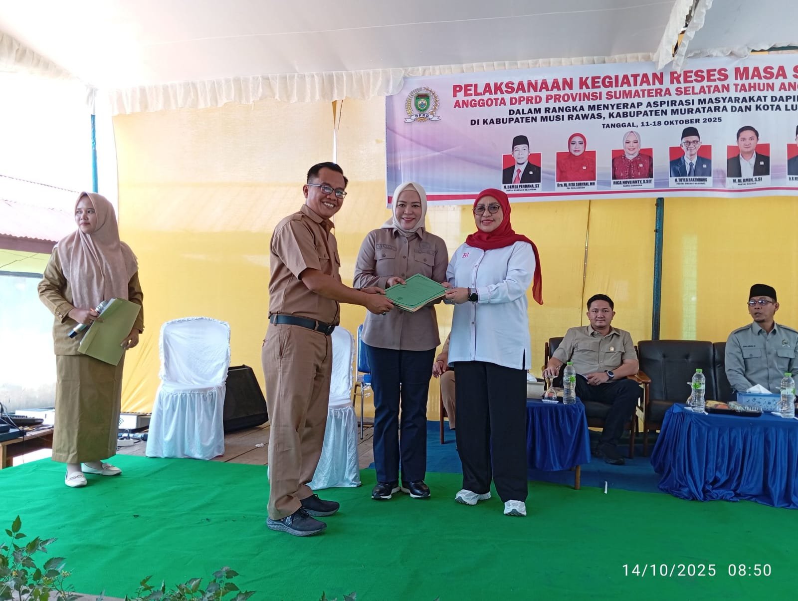 Reses Anggota DPRD Sumsel Fokus Serap Aspirasi Masyarakat serta Kunjungi Siswa