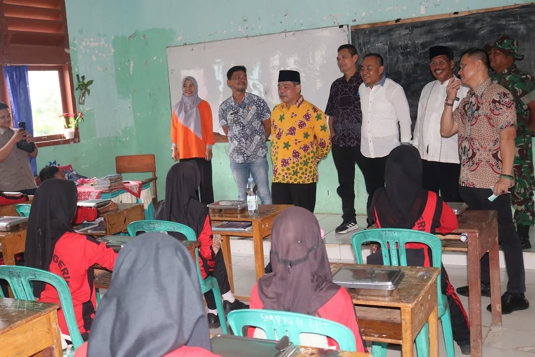 Bupati Bursah Zarnubi Tinjau Langsung Dapur MBG