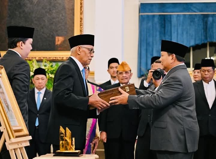 Sepuluh Tokoh Terima Gelar Pahlawan Nasional Dari Presiden Prabowo
